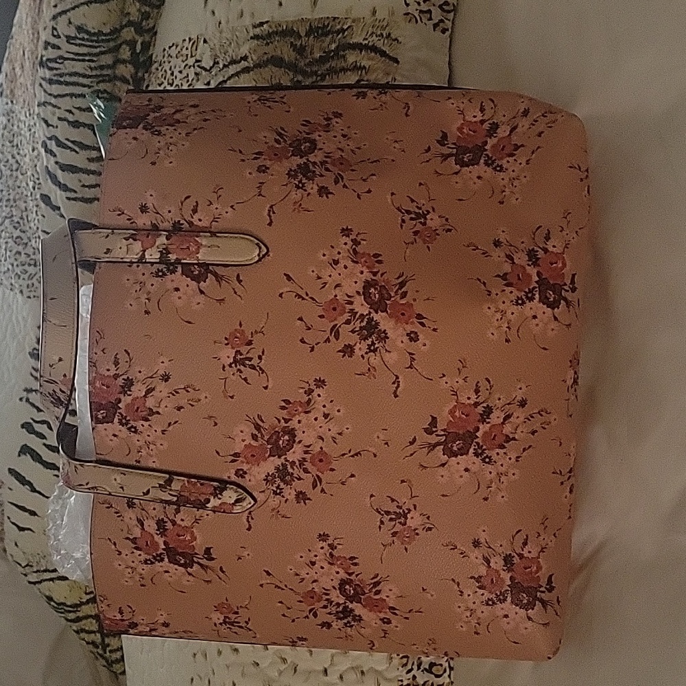 Pretty flowered leather tote bag - Picture 4 of 5